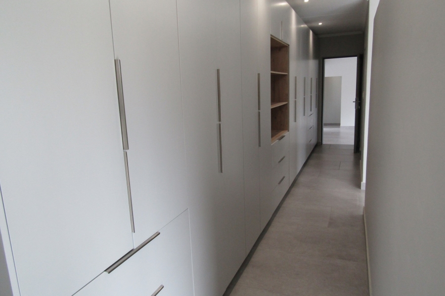 4 Bedroom Property for Sale in Oubaai Western Cape